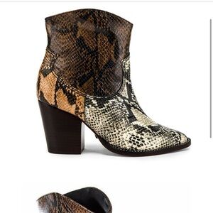 SCHUTZ Haven Snake Embossed Cowboy Boots Size 6.5